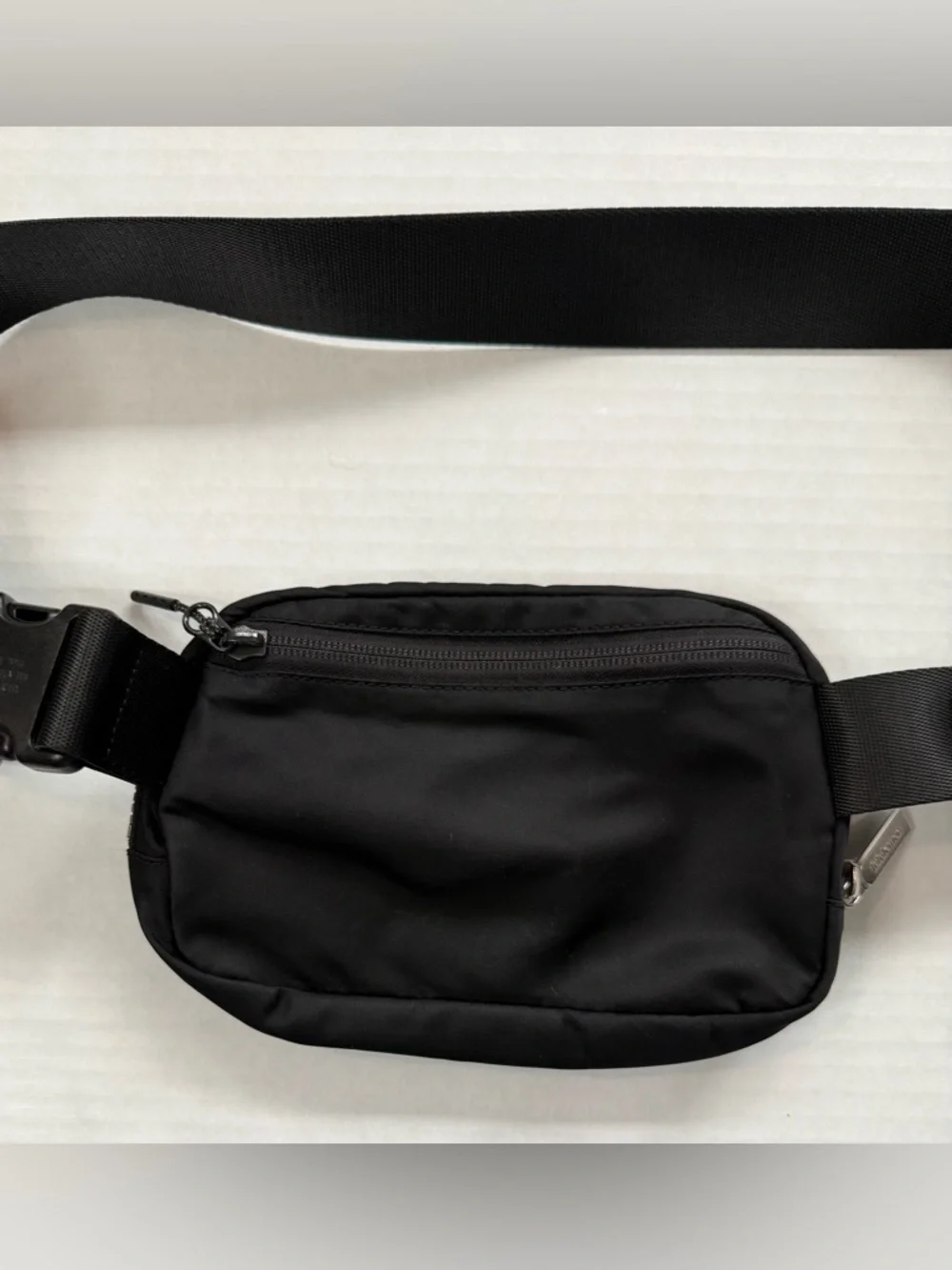 Lululemon Everywhere Belt Bag Black - Picture 3 of 7